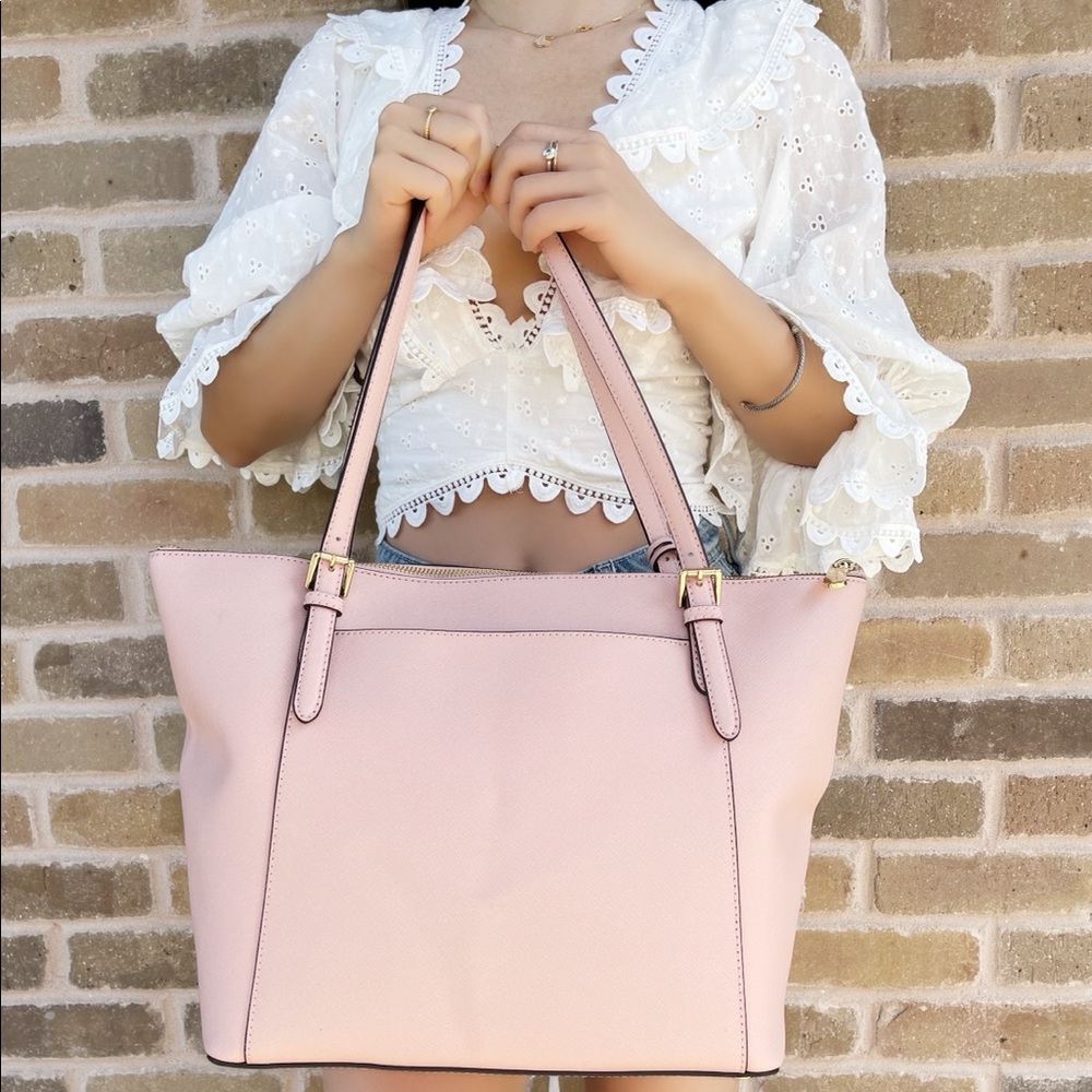 Gaby’sBags👜💕Michael Kors Large Top Zip Tote - Picture 4 of 4